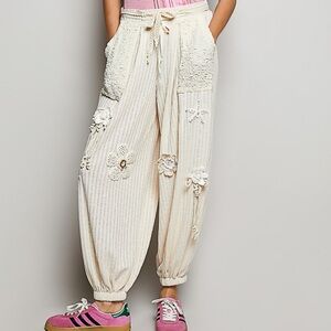 💕 NEW! POL Cream Textured Women's Pants